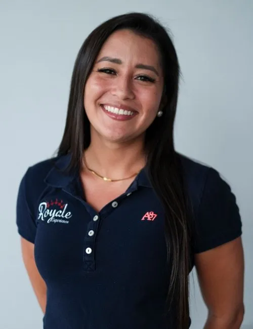 DANIELA RIVERA - Operations Manager