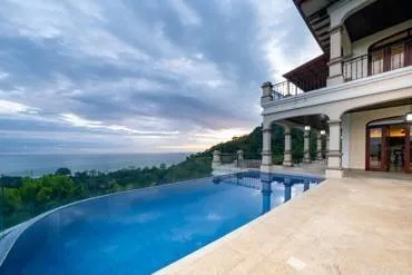 Royale Bisily