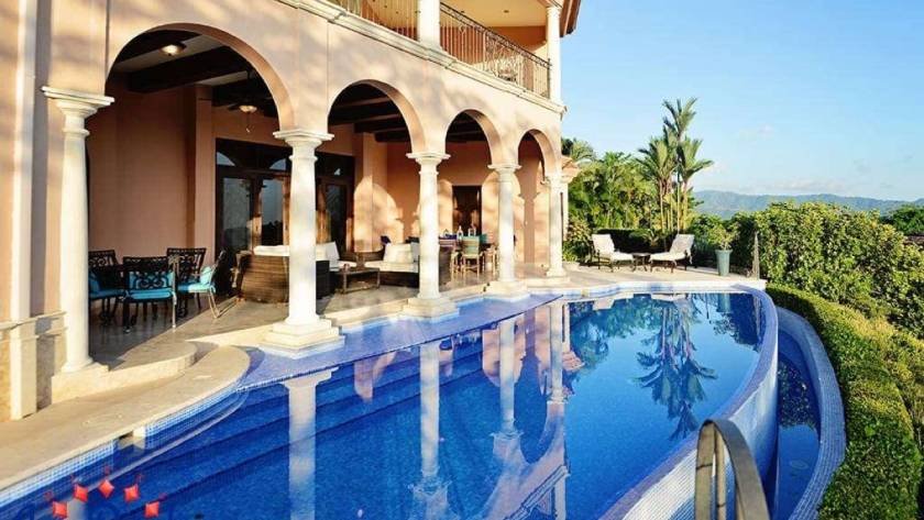 Royale Hibiscus luxury Jaco vacation rental