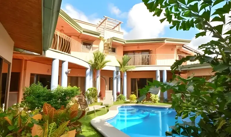 Royale Mahogany 4-bedroom private vacation villa with tropical pool area in Jacó, Costa Rica