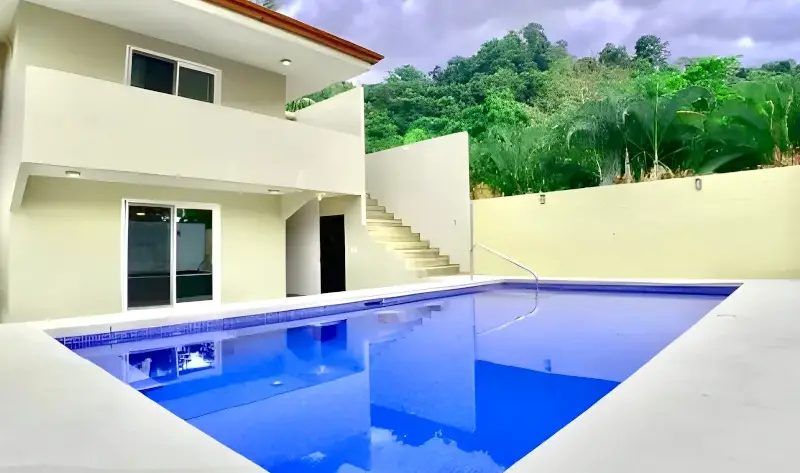Royale Sky Vacation Rental With Pool in Jacó Costa Rica