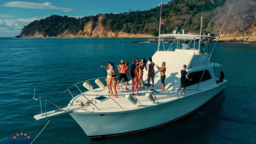 Costa Rica party boats in Jaco Beach