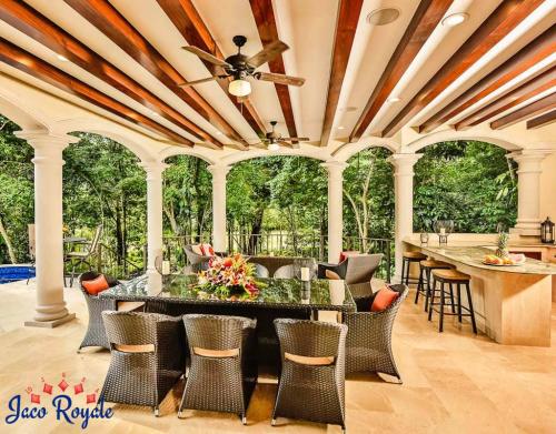 Royale-Peach-Interior-Patio-1-1