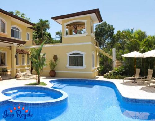 Royale-Sapphire-Exterior-Pool-1-1