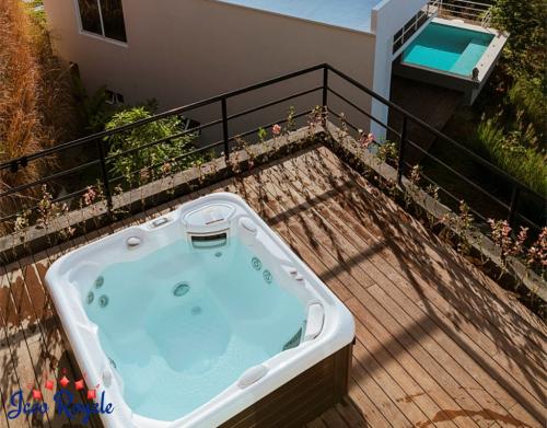 Royale-Sienna-Mini-Pool-Aerial-View